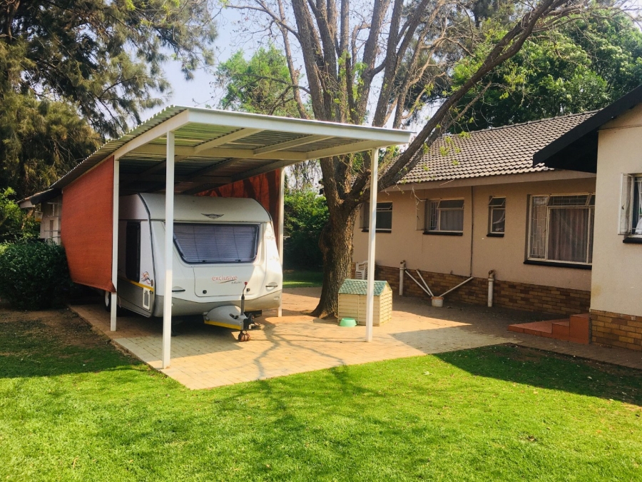 4 Bedroom Property for Sale in Flamwood North West